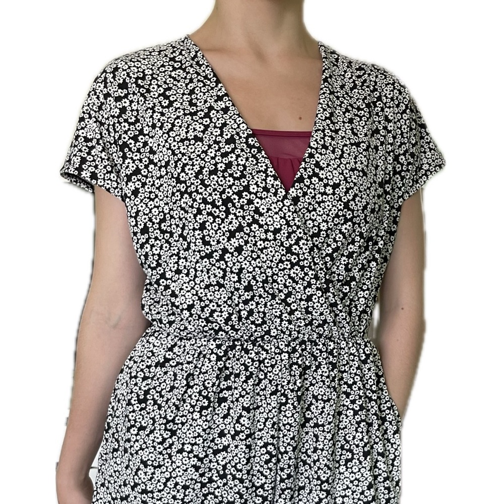 Uniqlo Black and white wrap like romper